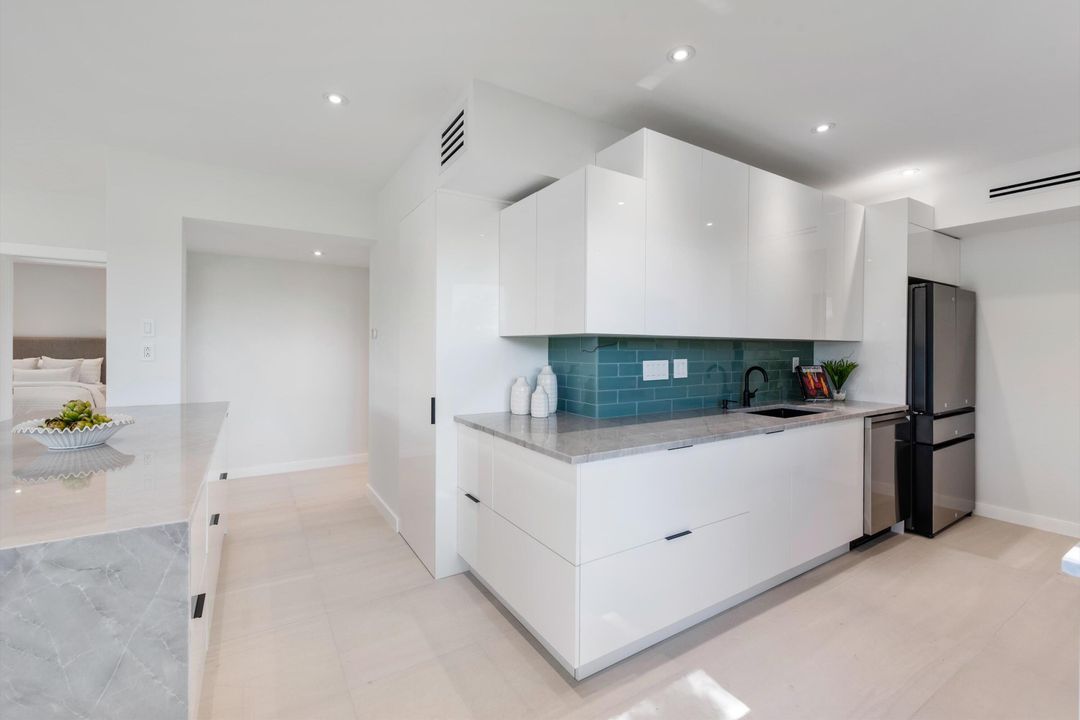 For Sale: $915,000 (3 beds, 2 baths, 1864 Square Feet)