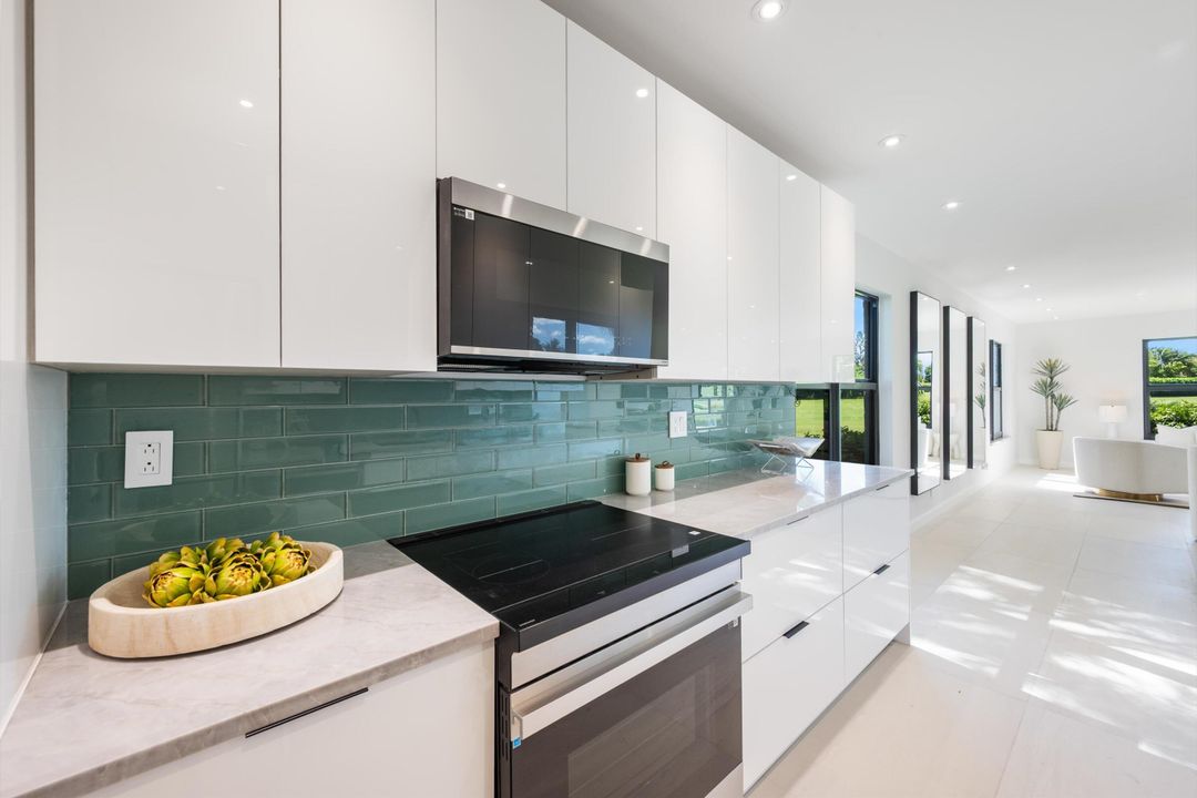 For Sale: $915,000 (3 beds, 2 baths, 1864 Square Feet)