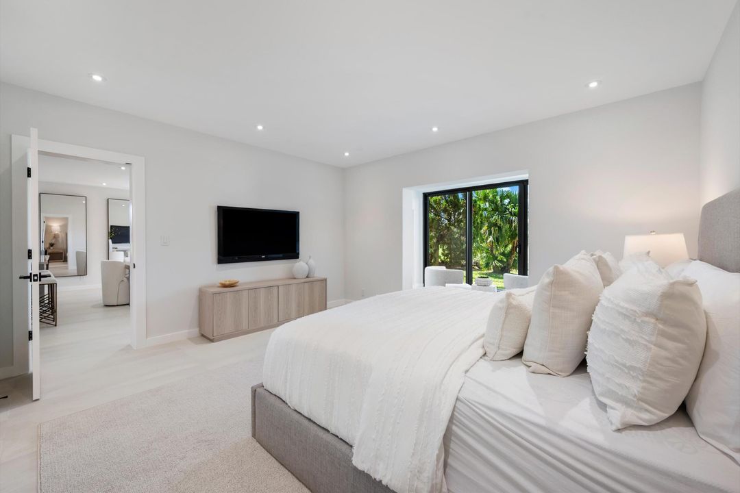 For Sale: $915,000 (3 beds, 2 baths, 1864 Square Feet)