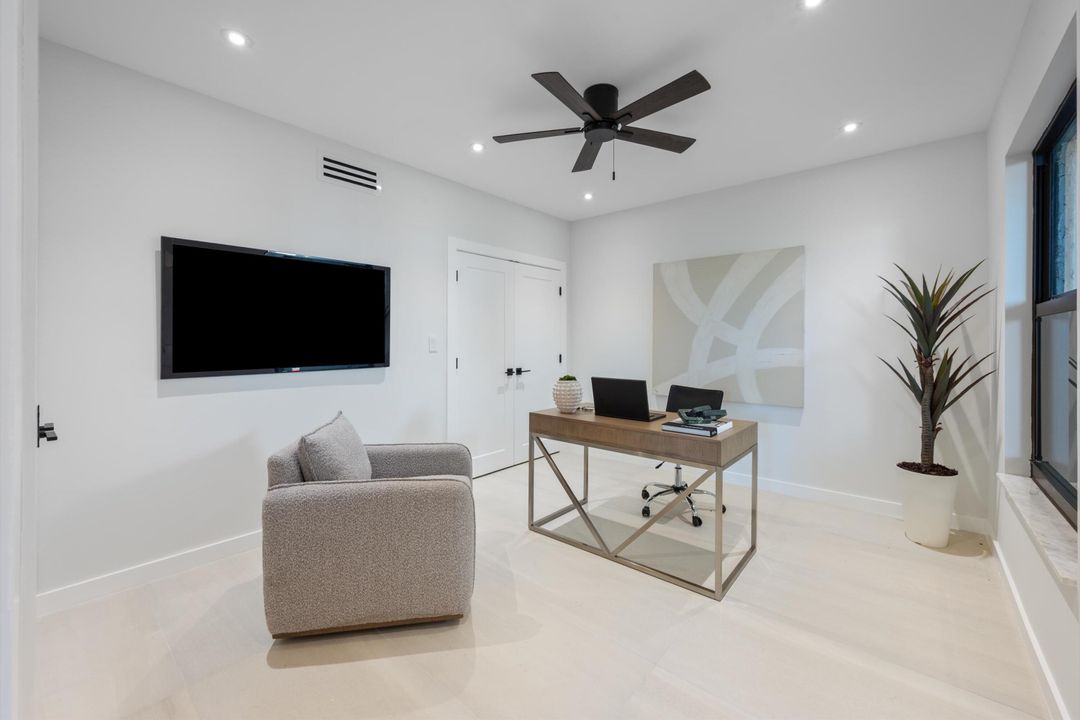 For Sale: $915,000 (3 beds, 2 baths, 1864 Square Feet)