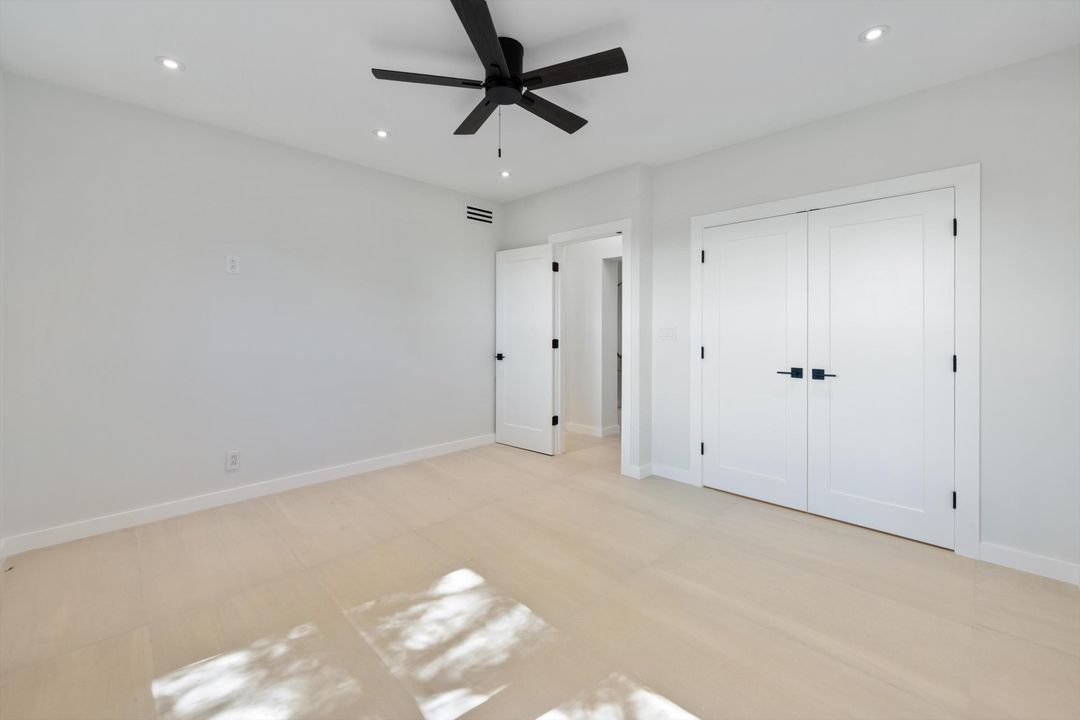 For Sale: $915,000 (3 beds, 2 baths, 1864 Square Feet)