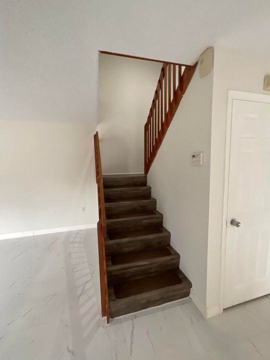 合同活跃: $2,190 (2 贝兹, 2 浴室, 1236 平方英尺)