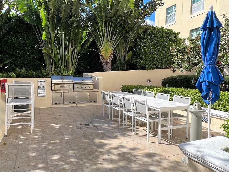 合同活跃: $3,000 (2 贝兹, 2 浴室, 1130 平方英尺)