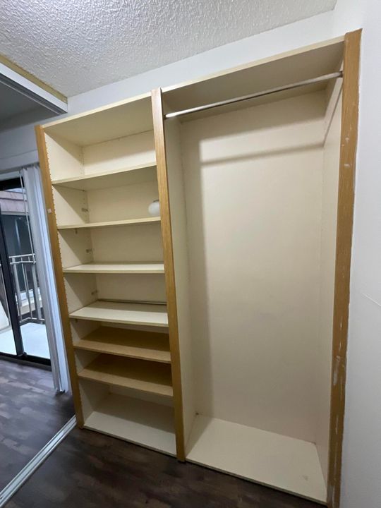 合同活跃: $2,190 (2 贝兹, 2 浴室, 1236 平方英尺)