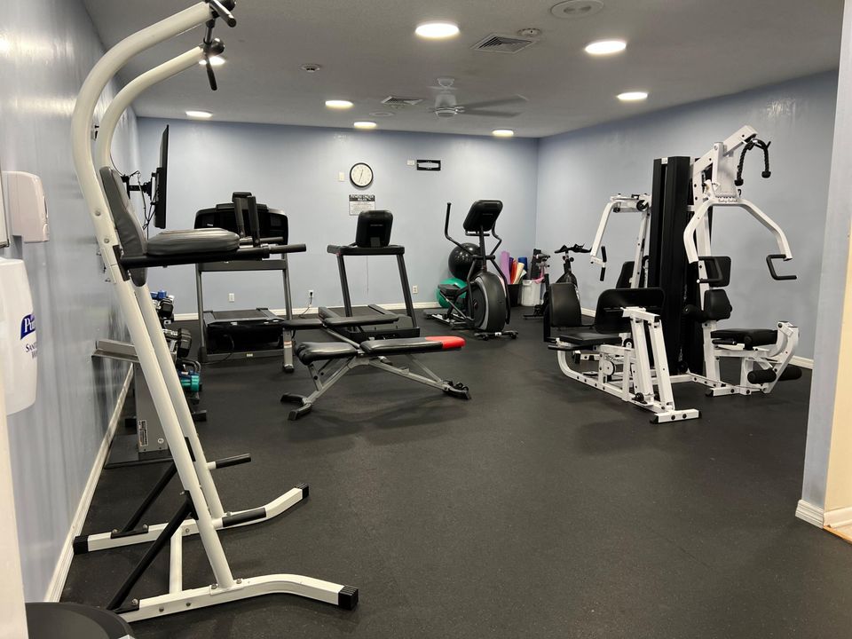 Activo con contrato: $2,200 (2 camas, 2 baños, 983 Pies cuadrados)