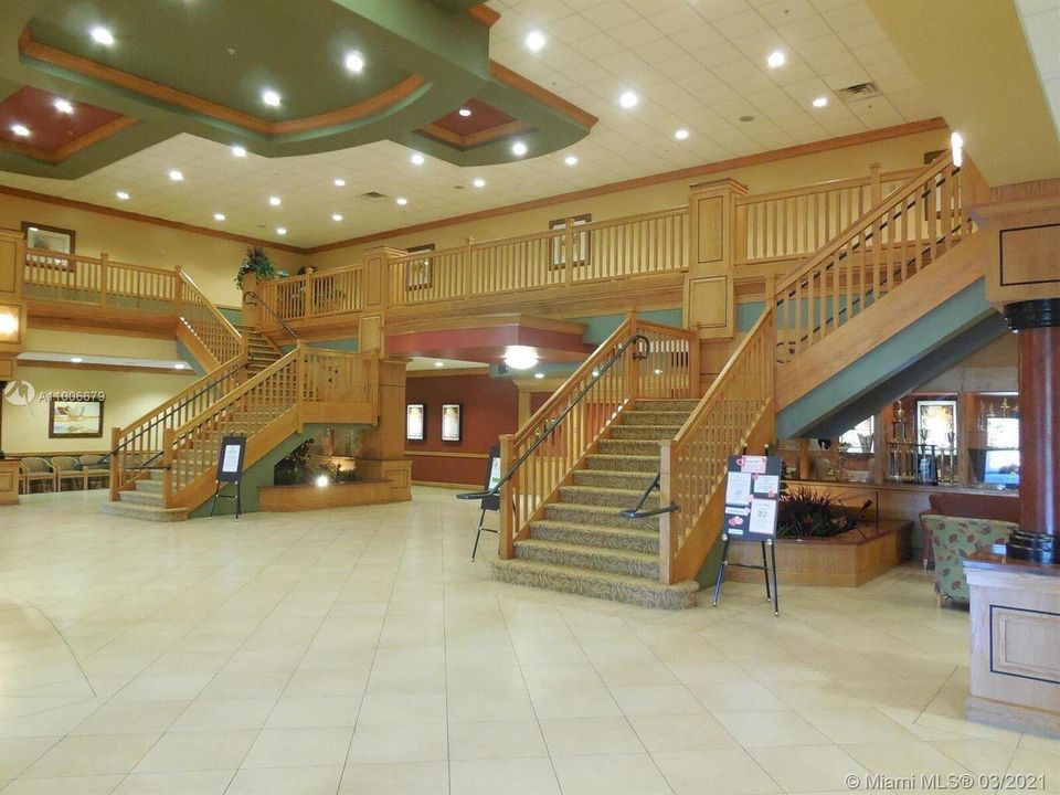 For Sale: $187,500 (2 beds, 2 baths, 798 Square Feet)