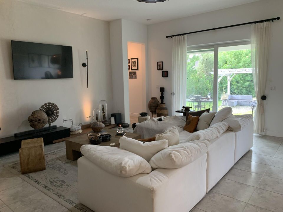 For Sale: $445,000 (4 beds, 3 baths, 2120 Square Feet)