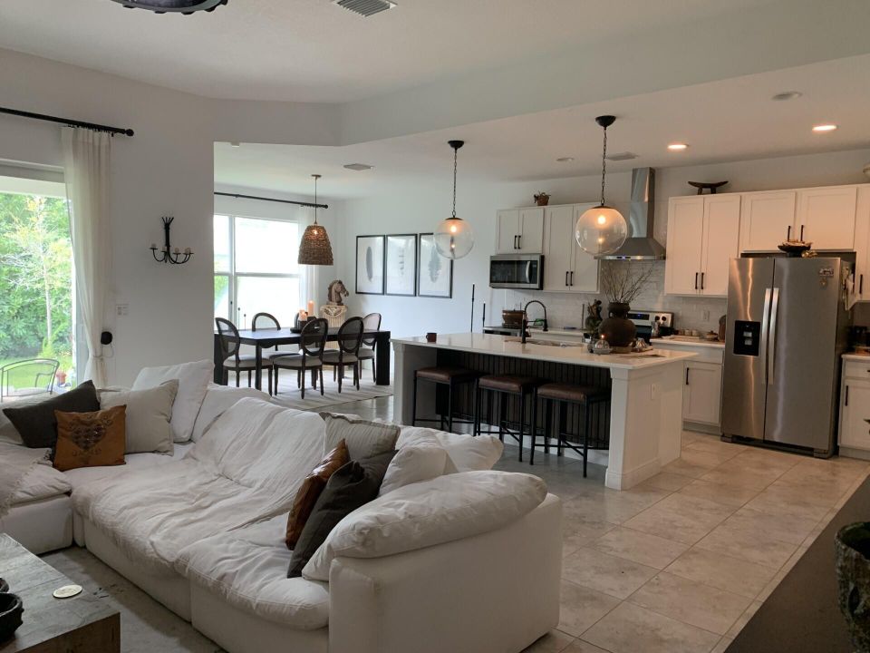 For Sale: $445,000 (4 beds, 3 baths, 2120 Square Feet)