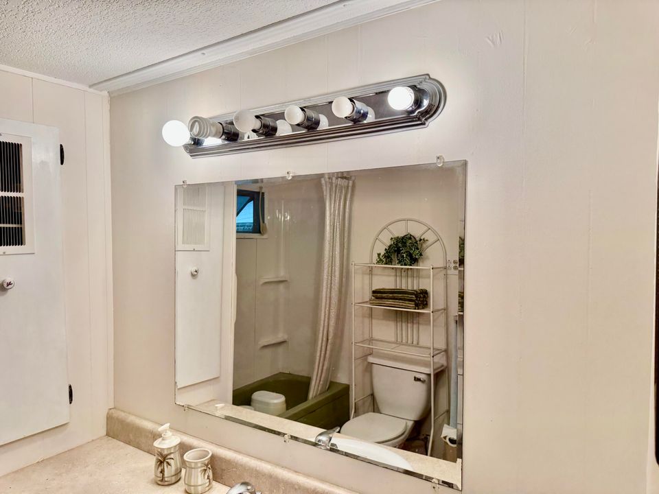 待售: $93,499 (1 贝兹, 1 浴室, 470 平方英尺)