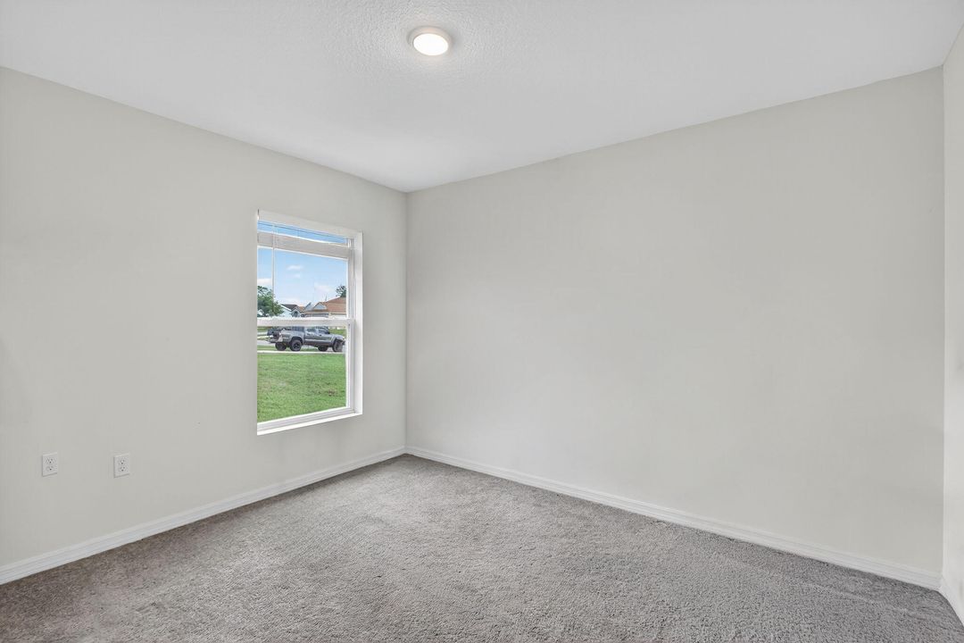 For Sale: $389,900 (3 beds, 2 baths, 1552 Square Feet)