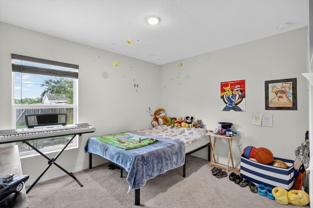 For Sale: $389,900 (3 beds, 2 baths, 1552 Square Feet)