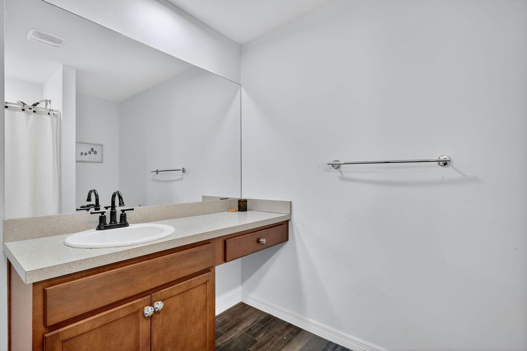 For Sale: $389,900 (3 beds, 2 baths, 1552 Square Feet)