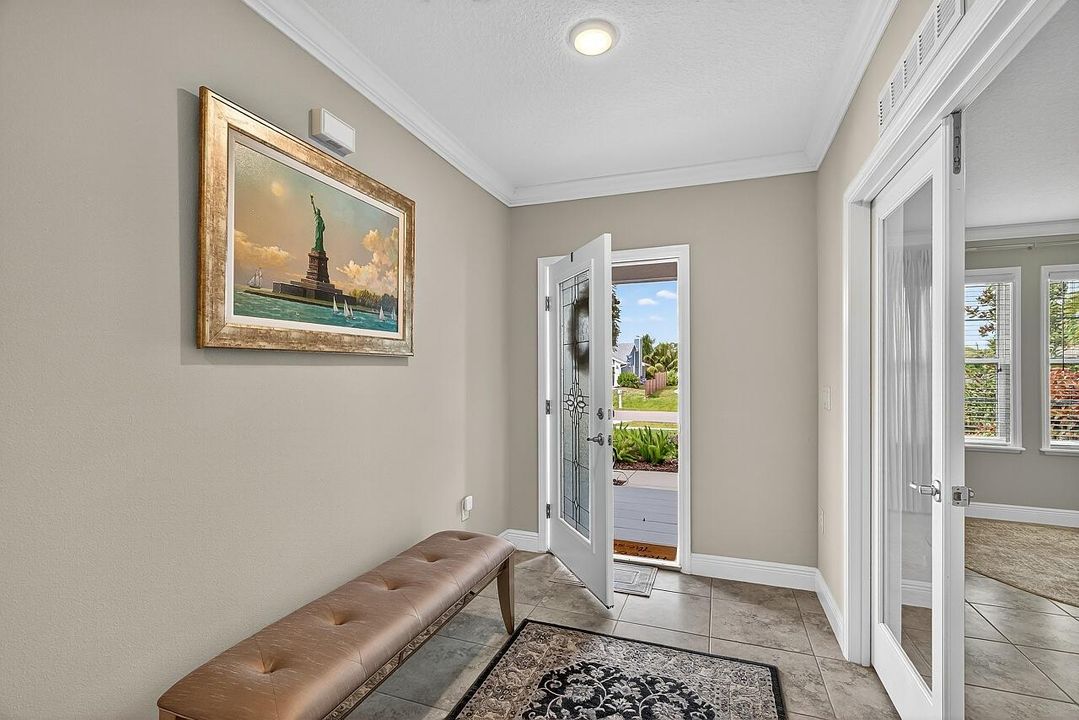 Под контрактом: $429,000 (3 спален, 2 ванн, 2102 Квадратных фут)