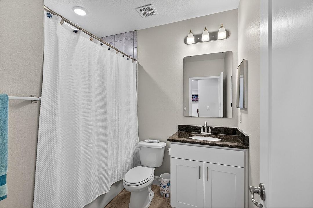 Под контрактом: $429,000 (3 спален, 2 ванн, 2102 Квадратных фут)