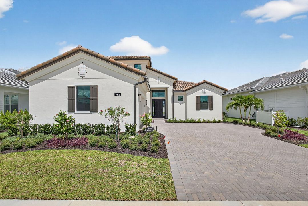 For Rent: $5,500 (5 beds, 4 baths, 3204 Square Feet)