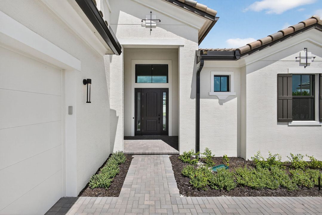 For Rent: $5,500 (5 beds, 4 baths, 3204 Square Feet)