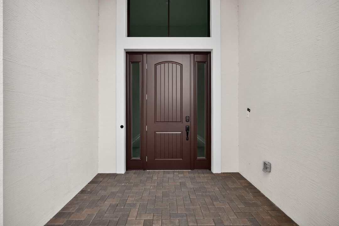 For Rent: $5,500 (5 beds, 4 baths, 3204 Square Feet)