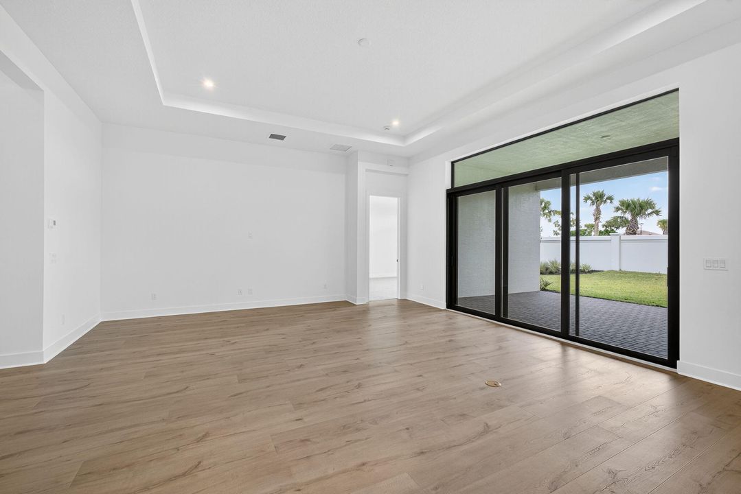 For Rent: $5,500 (5 beds, 4 baths, 3204 Square Feet)