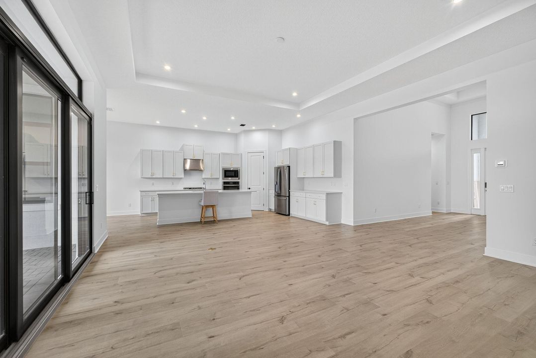 For Rent: $5,500 (5 beds, 4 baths, 3204 Square Feet)