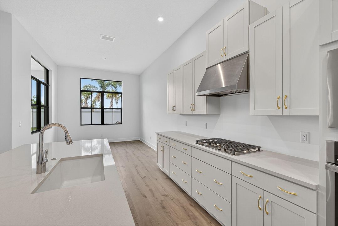 For Rent: $5,500 (5 beds, 4 baths, 3204 Square Feet)