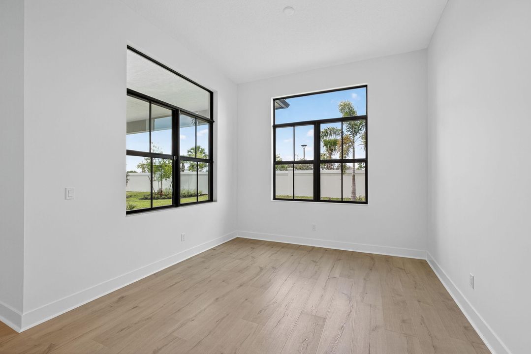 For Rent: $5,500 (5 beds, 4 baths, 3204 Square Feet)