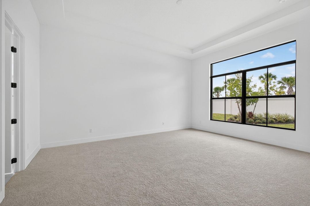 For Rent: $5,500 (5 beds, 4 baths, 3204 Square Feet)