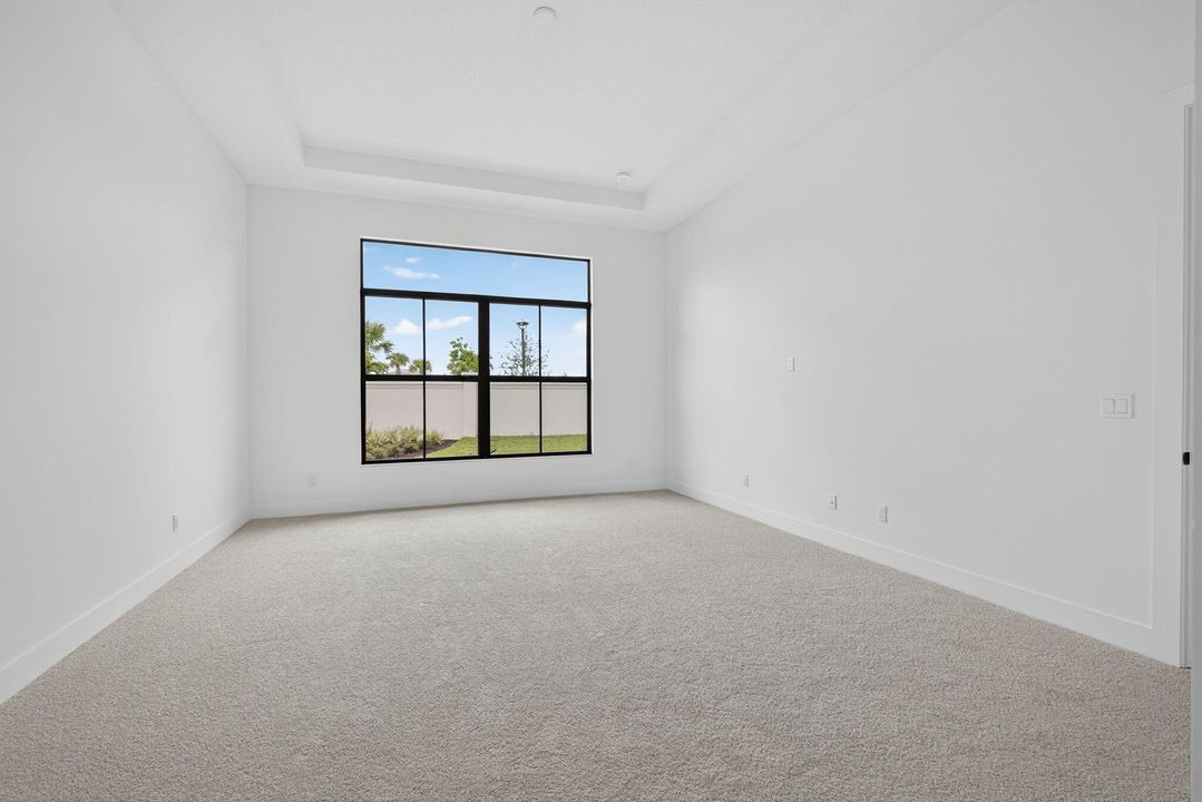 For Rent: $5,500 (5 beds, 4 baths, 3204 Square Feet)