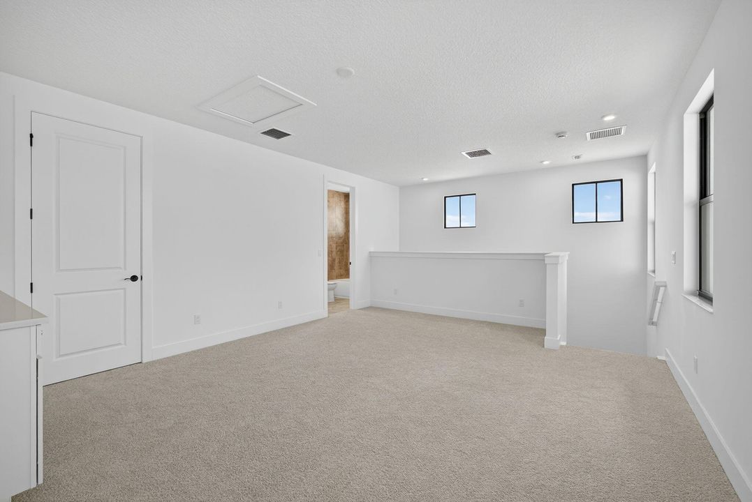 For Rent: $5,500 (5 beds, 4 baths, 3204 Square Feet)