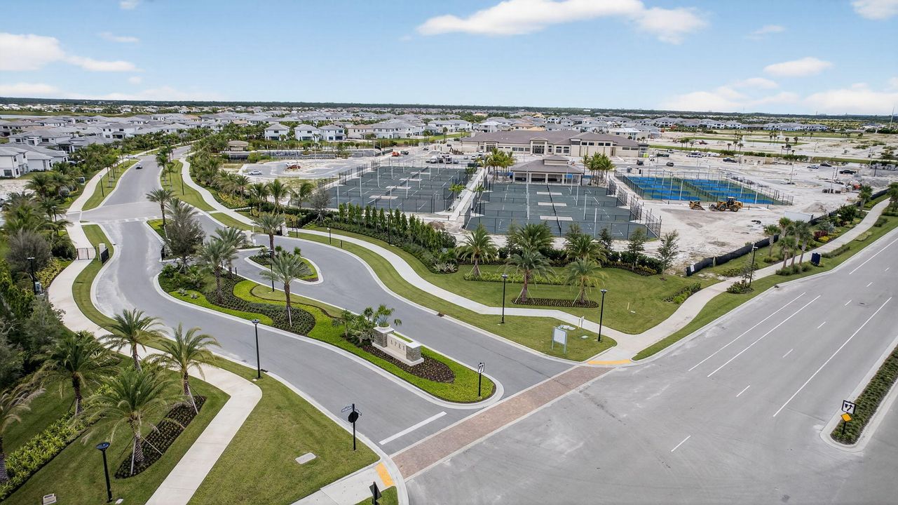 For Rent: $5,500 (5 beds, 4 baths, 3204 Square Feet)