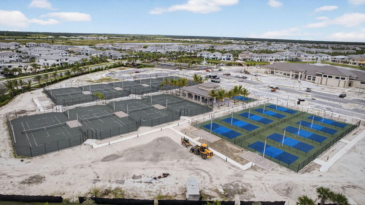 For Rent: $5,500 (5 beds, 4 baths, 3204 Square Feet)