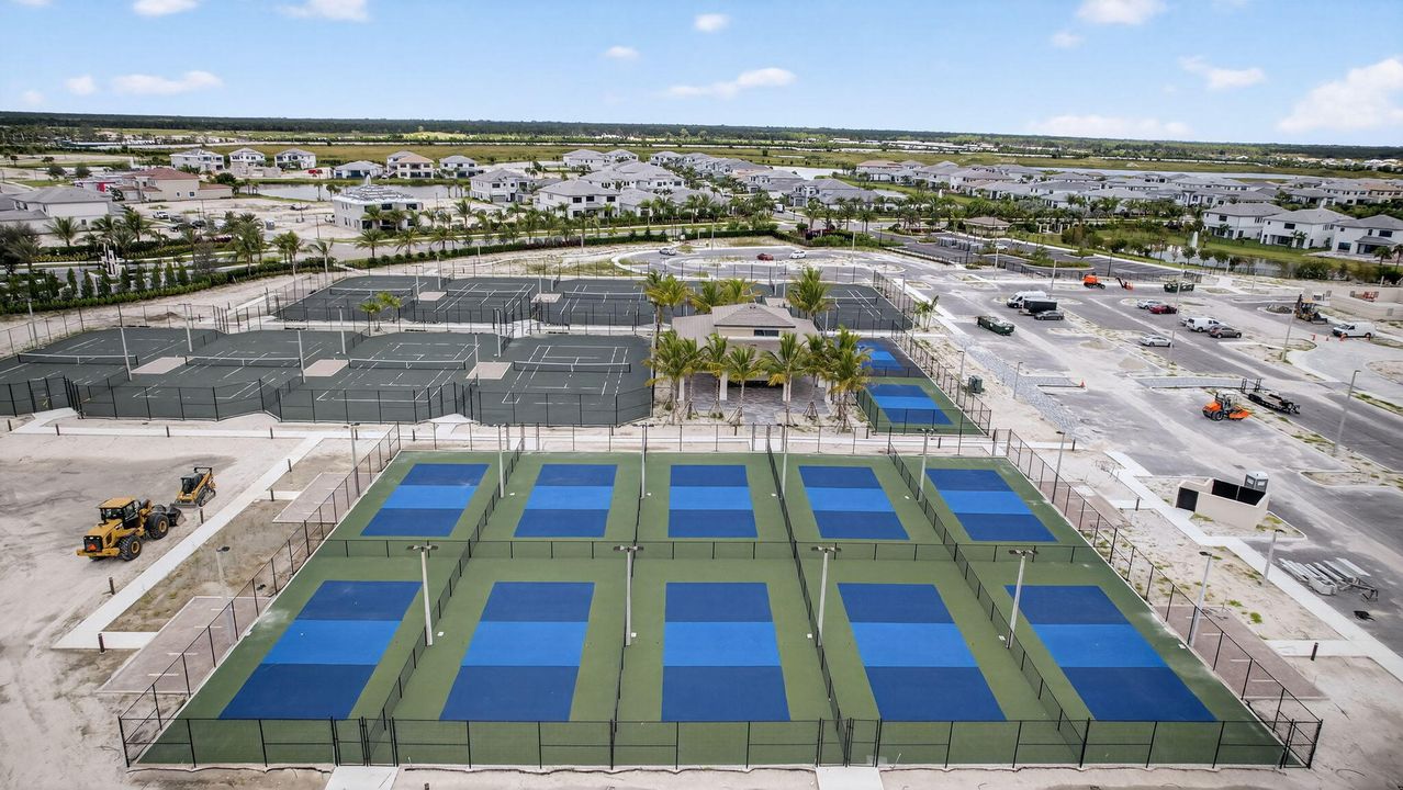 For Rent: $5,500 (5 beds, 4 baths, 3204 Square Feet)