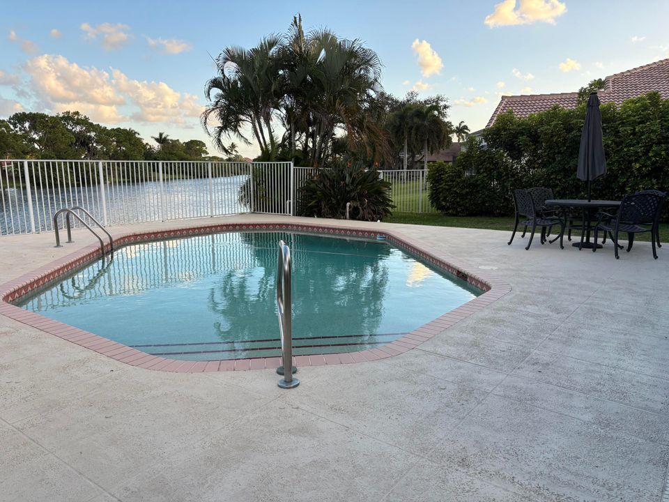 For Rent: $1,500 (1 beds, 1 baths, 252 Square Feet)