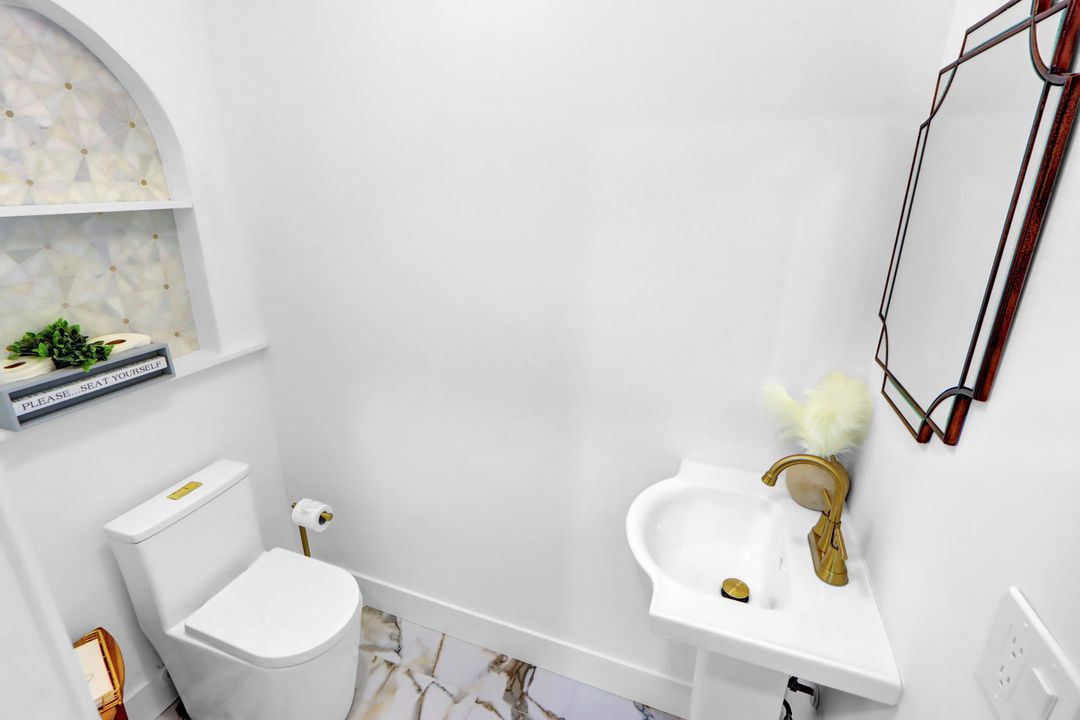 For Sale: $1,050,000 (3 beds, 2 baths, 2003 Square Feet)