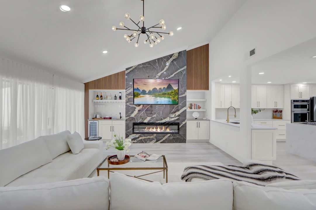 For Sale: $1,050,000 (3 beds, 2 baths, 2003 Square Feet)