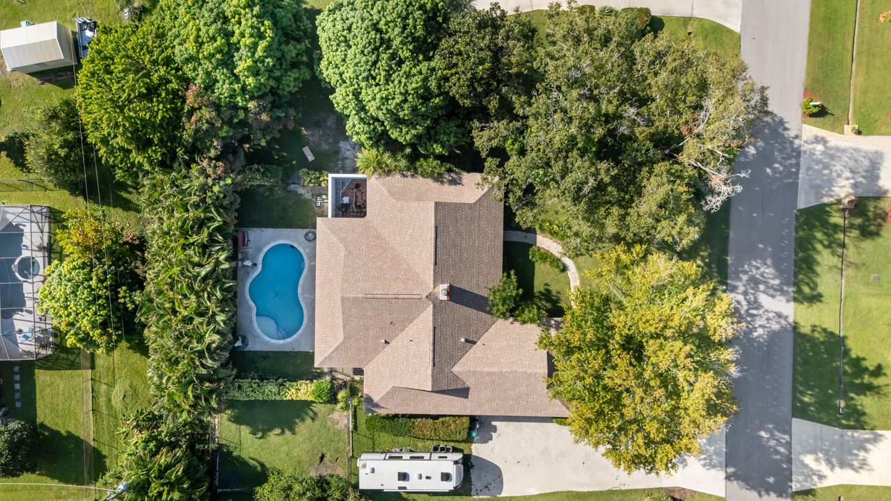 Под контрактом: $510,000 (3 спален, 2 ванн, 2044 Квадратных фут)