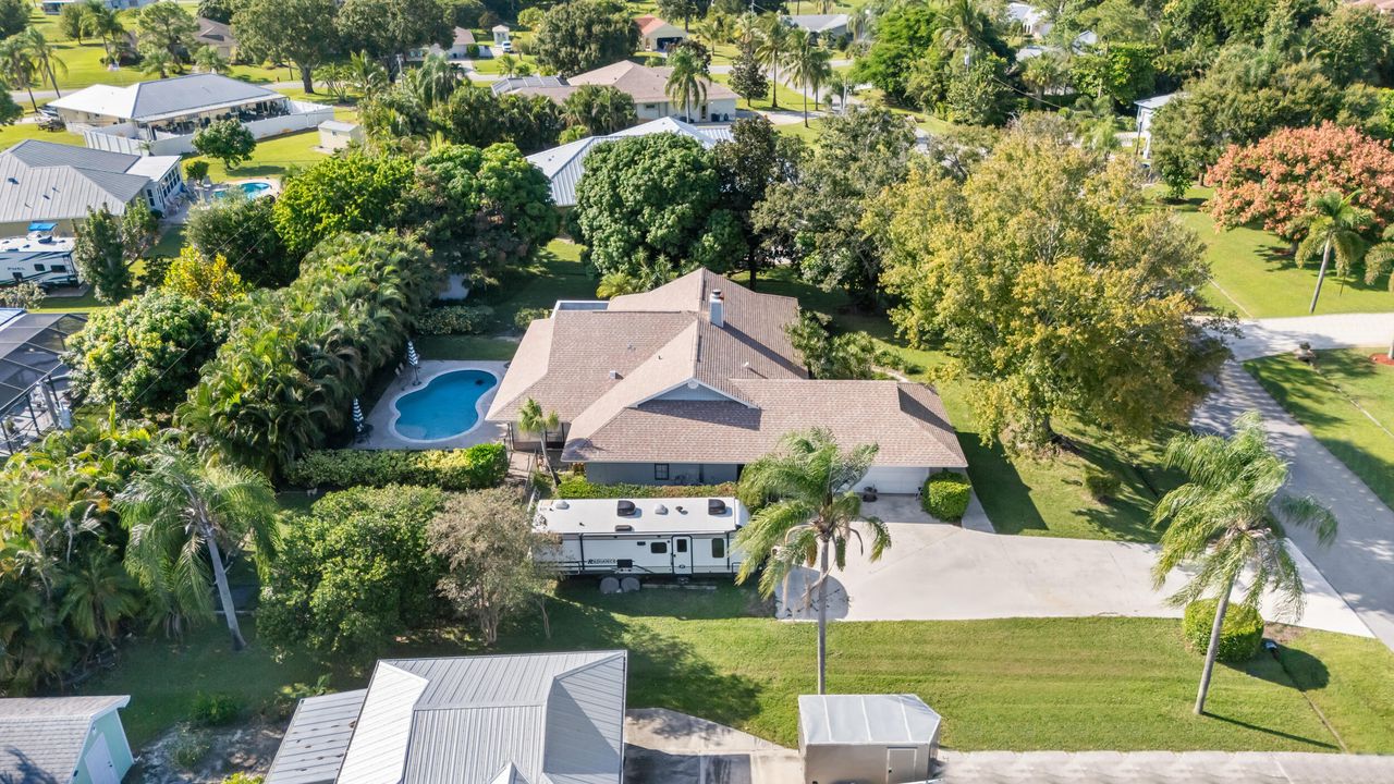 Под контрактом: $510,000 (3 спален, 2 ванн, 2044 Квадратных фут)