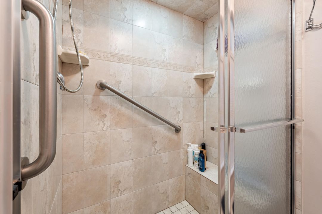 Под контрактом: $510,000 (3 спален, 2 ванн, 2044 Квадратных фут)