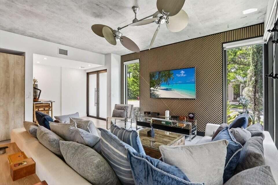 For Rent: $7,000 (3 beds, 3 baths, 2239 Square Feet)