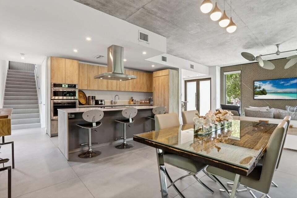 For Rent: $7,000 (3 beds, 3 baths, 2239 Square Feet)