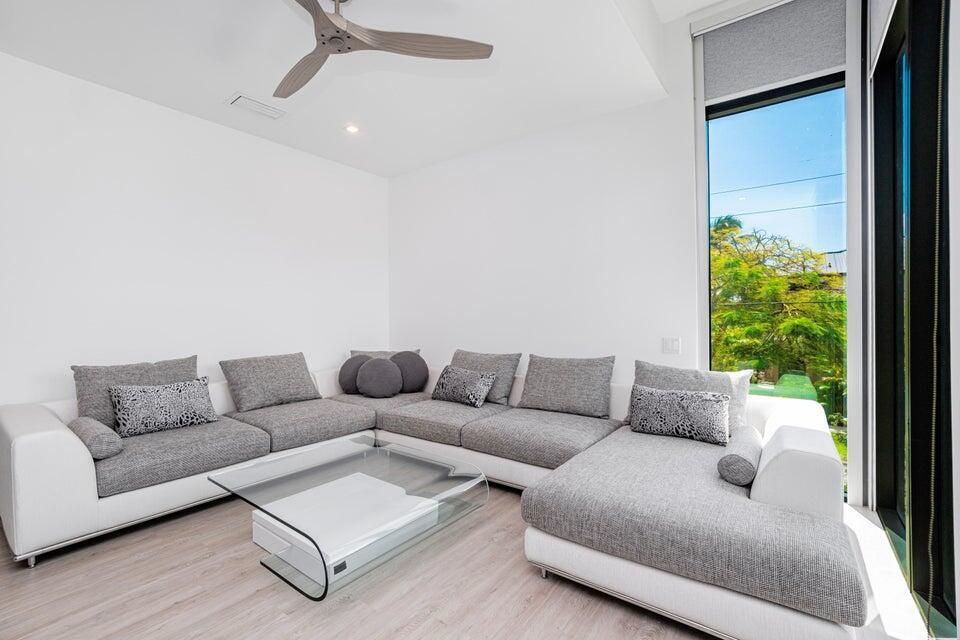 For Rent: $7,000 (3 beds, 3 baths, 2239 Square Feet)