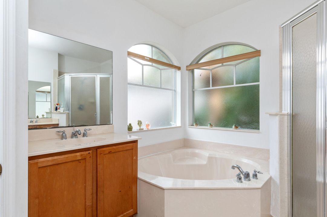 待售: $580,000 (4 贝兹, 2 浴室, 2810 平方英尺)