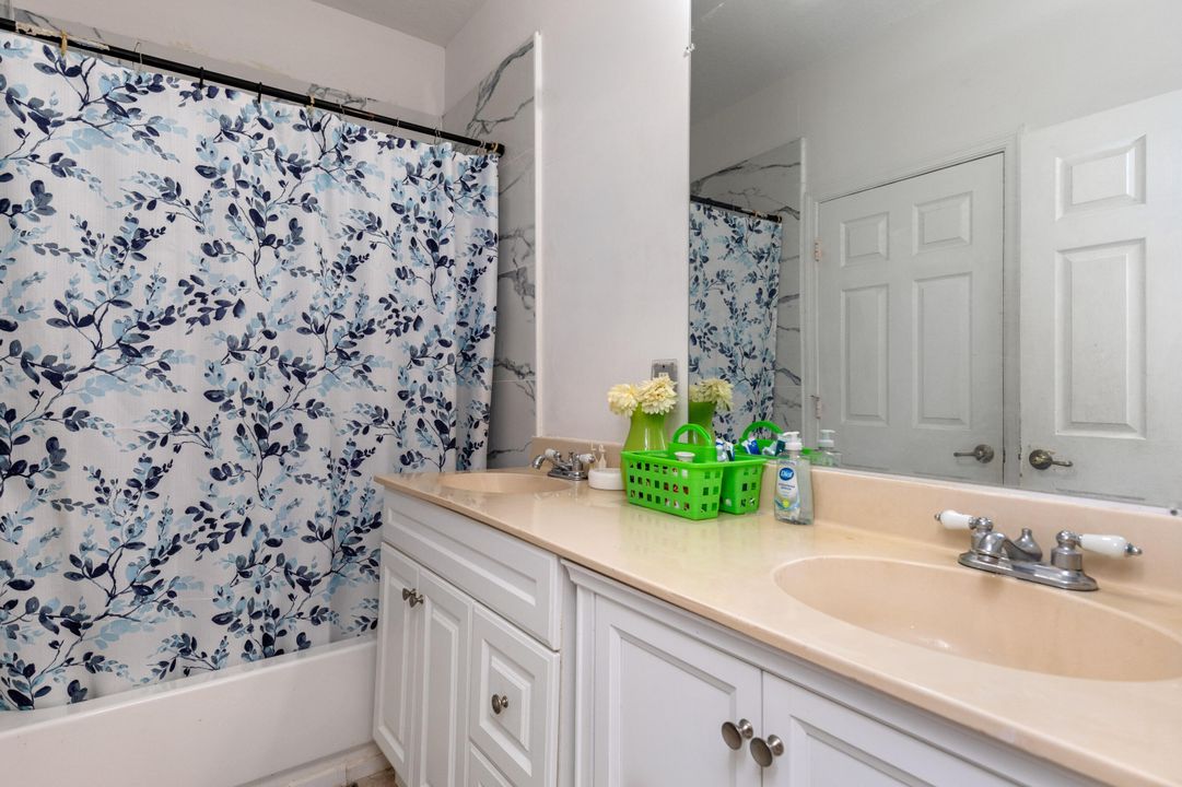 待售: $580,000 (4 贝兹, 2 浴室, 2810 平方英尺)