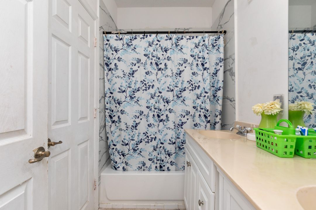 待售: $580,000 (4 贝兹, 2 浴室, 2810 平方英尺)