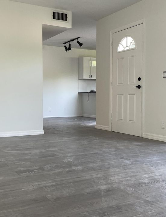 For Rent: $2,500 (2 beds, 2 baths, 1218 Square Feet)