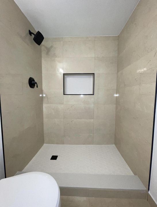 For Rent: $2,500 (2 beds, 2 baths, 1218 Square Feet)