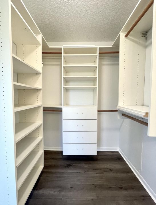 For Rent: $2,500 (2 beds, 2 baths, 1218 Square Feet)