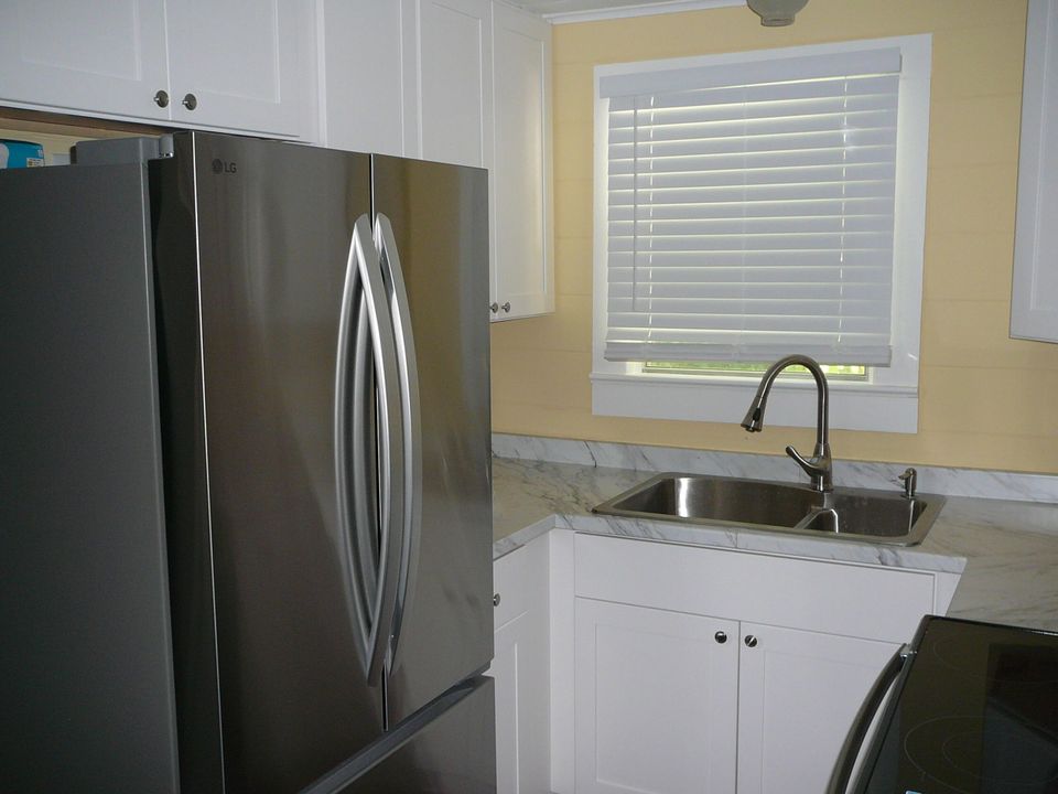 合同活跃: $389,000 (3 贝兹, 2 浴室, 1336 平方英尺)