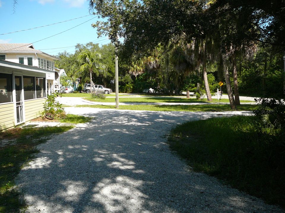 合同活跃: $389,000 (3 贝兹, 2 浴室, 1336 平方英尺)