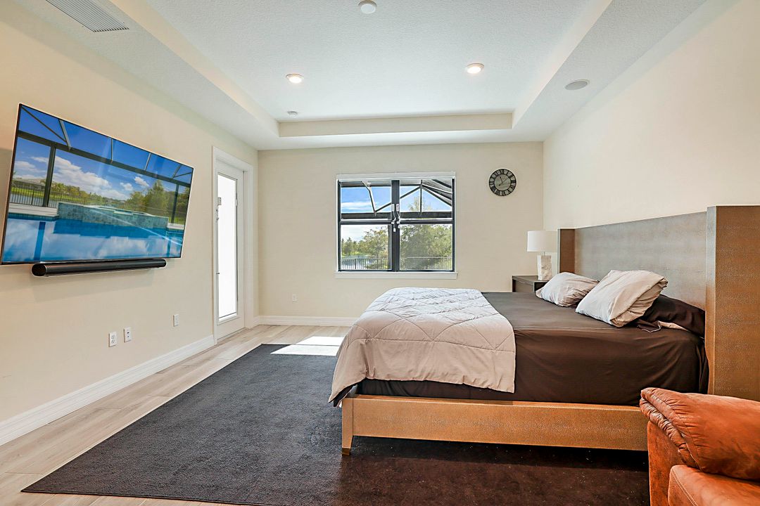 合同活跃: $6,000 (3 贝兹, 3 浴室, 2837 平方英尺)