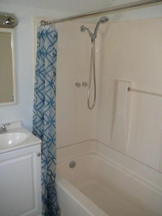 合同活跃: $389,000 (3 贝兹, 2 浴室, 1336 平方英尺)